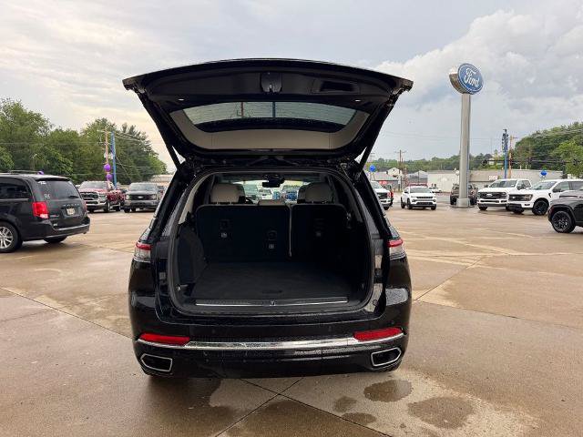 Used 2023 Jeep Grand Cherokee Overland w/ Advanced Protech Group III AWD/4WD image 6