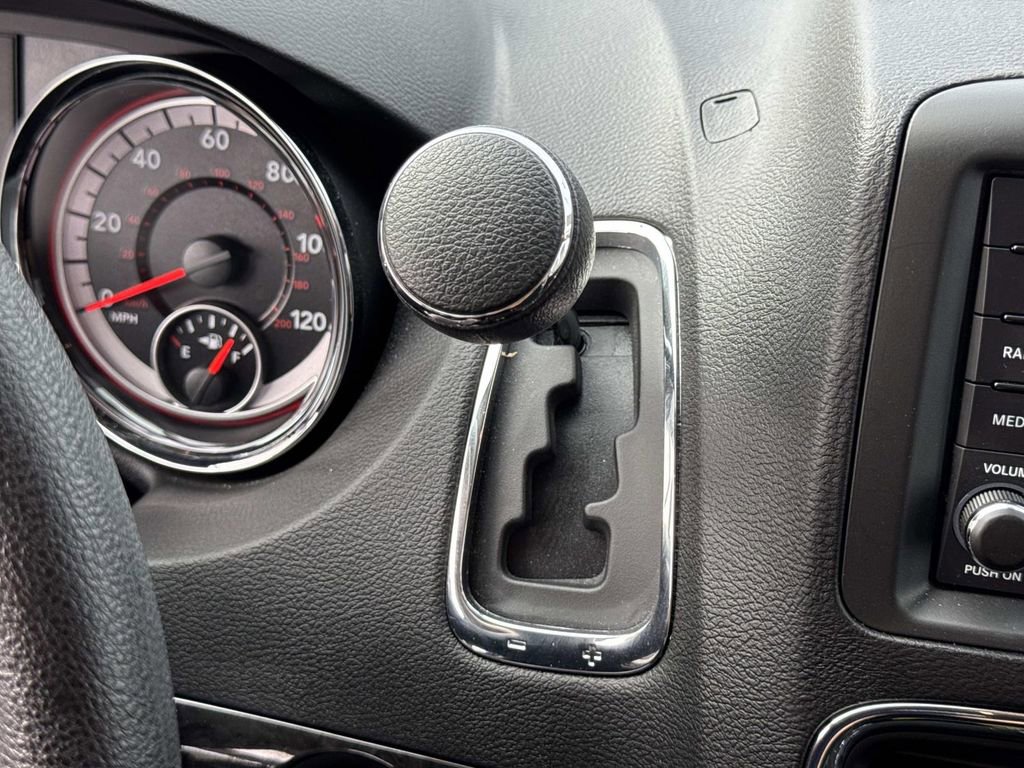 Used 2018 Dodge Grand Caravan SE w/ UConnect Hands-Free Group image 15