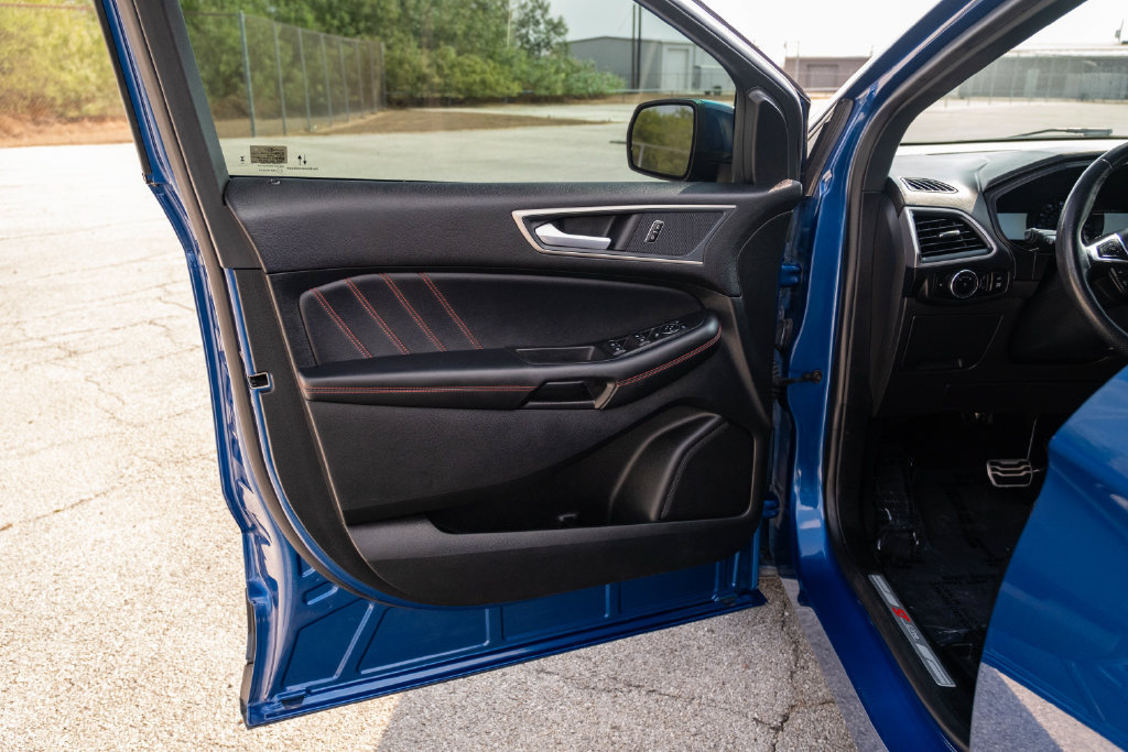 Certified 2024 Ford Edge ST-Line AWD/4WD image 11