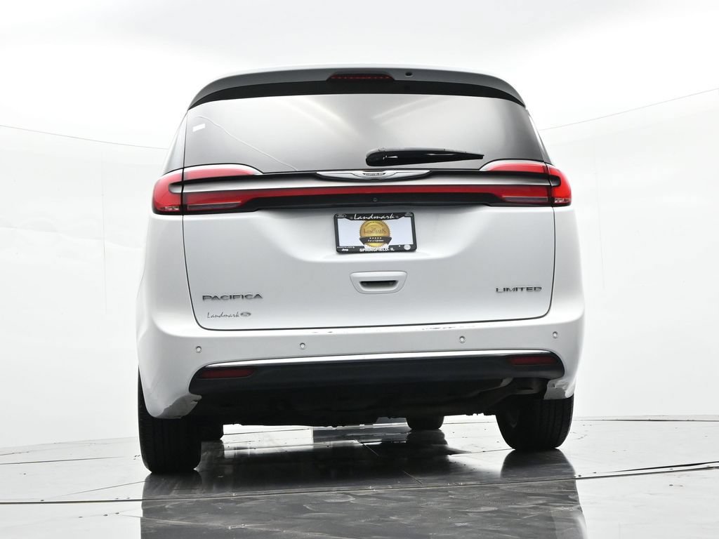 Used 2023 Chrysler Pacifica Limited FWD image 19