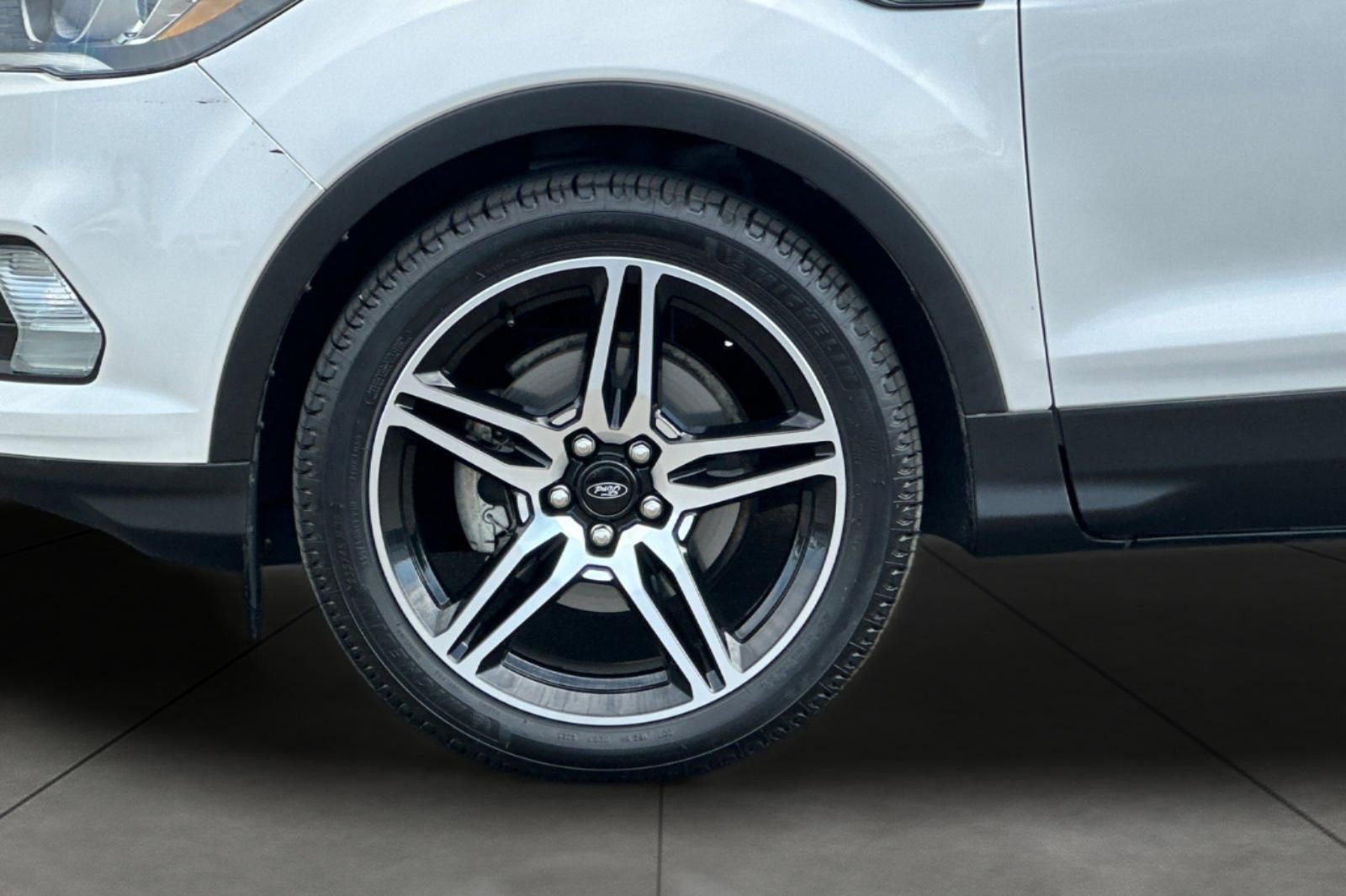 Certified 2019 Ford Escape SEL FWD image 30