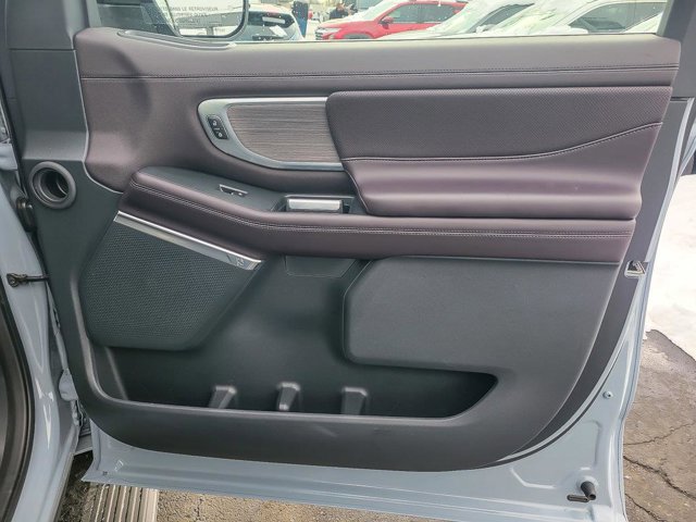 Certified 2025 Ford Expedition Max Platinum w/ Platinum Ultimate Package image 30