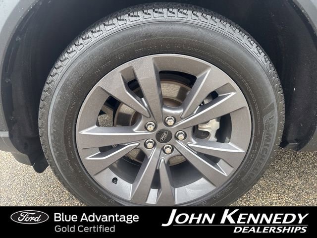 Certified 2023 Ford Explorer XLT w/ Equipment Group 202A AWD/4WD image 3