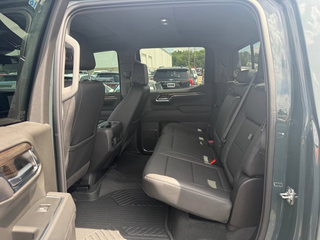 Used 2025 Chevrolet Silverado 1500 LT Trail Boss w/ LT Trail Boss Premium Package AWD/4WD image 13