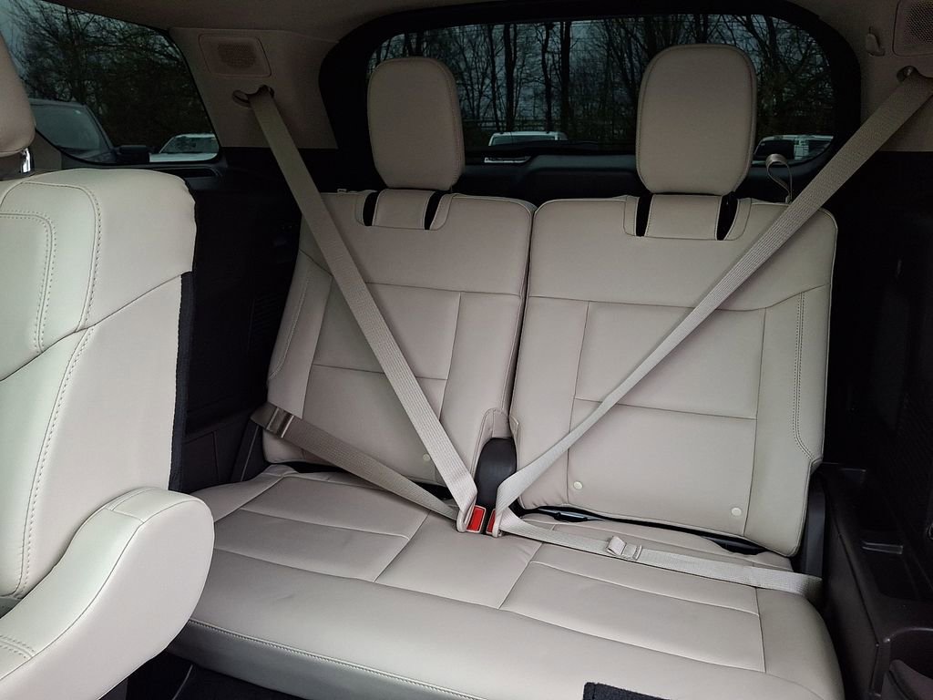 Certified 2022 Ford Explorer Platinum w/ Technology Package image 11