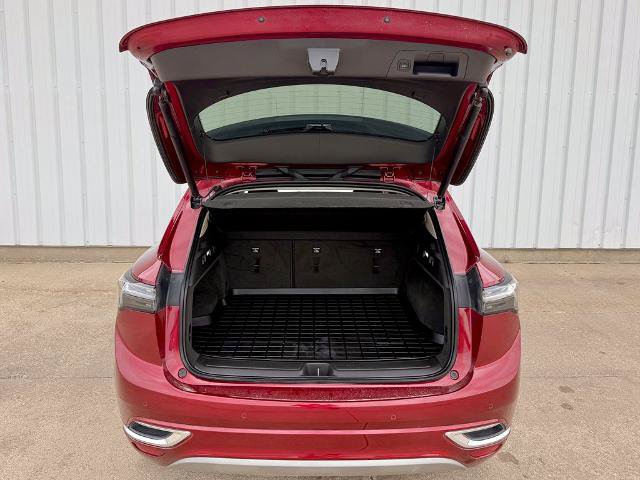 Used 2023 Buick Envision Avenir AWD/4WD image 16