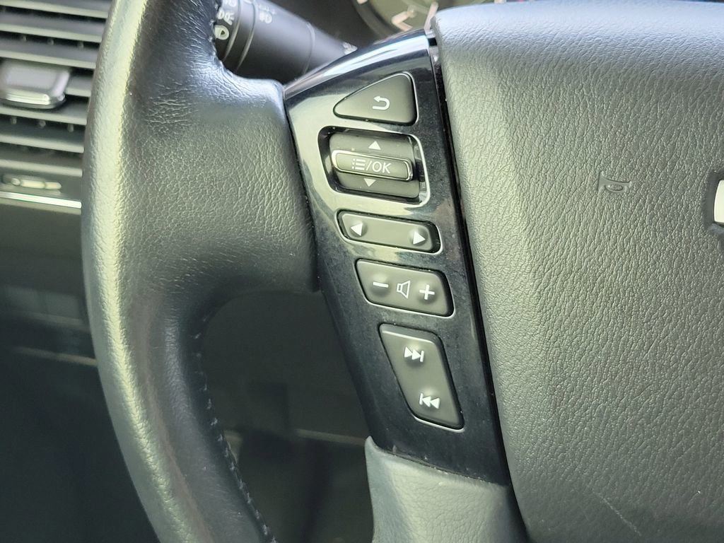 Used 2022 Nissan Armada SL w/ Captain's Chairs Package image 31