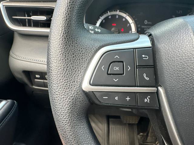 Used 2023 Toyota Highlander L FWD image 19
