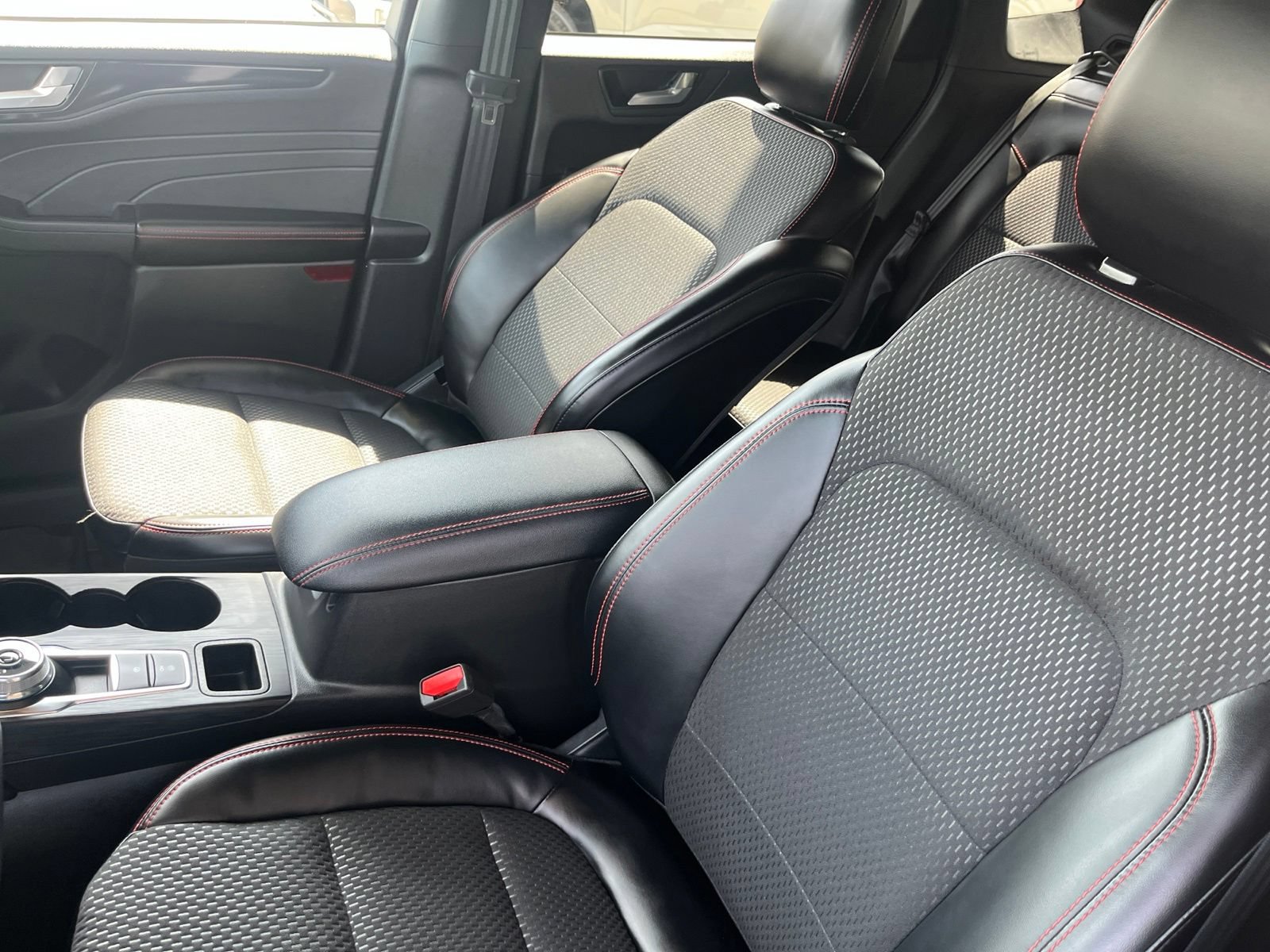 Certified 2024 Ford Escape ST-Line w/ Tech Pack #1 FWD image 11