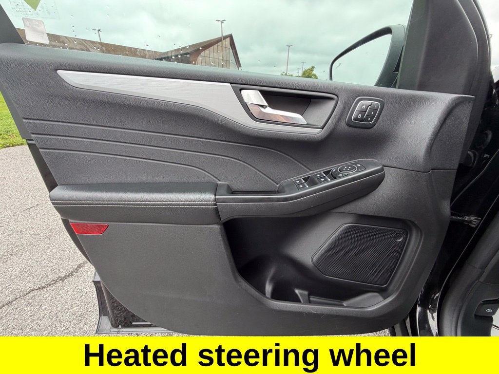 Certified 2025 Ford Escape Platinum AWD/4WD image 14