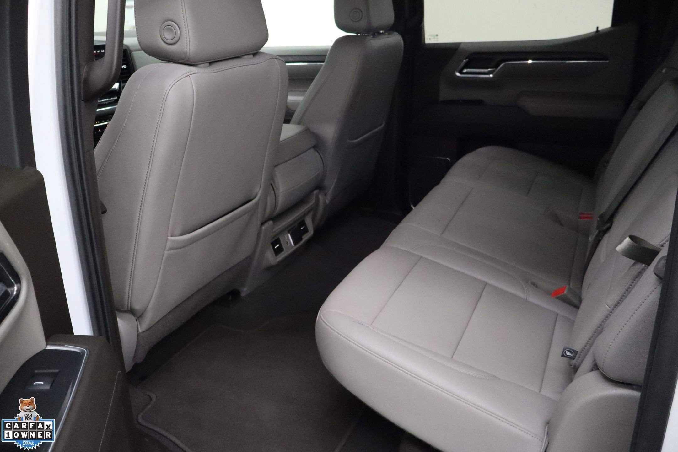 Used 2024 GMC Sierra 1500 SLT image 30