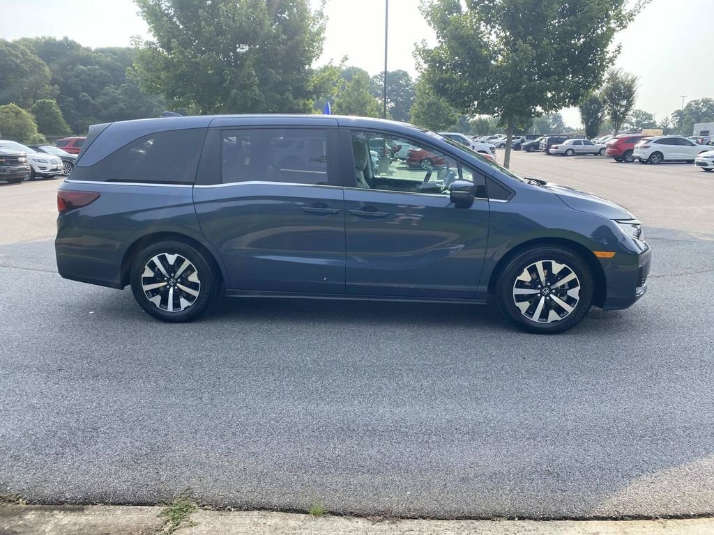 Used 2025 Honda Odyssey EX-L image 2