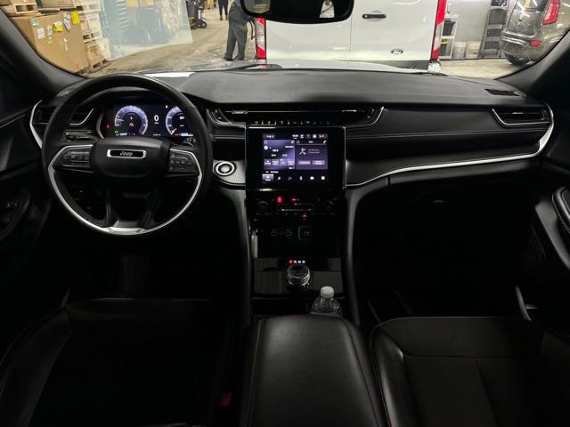 Used 2023 Jeep Grand Cherokee Altitude image 36