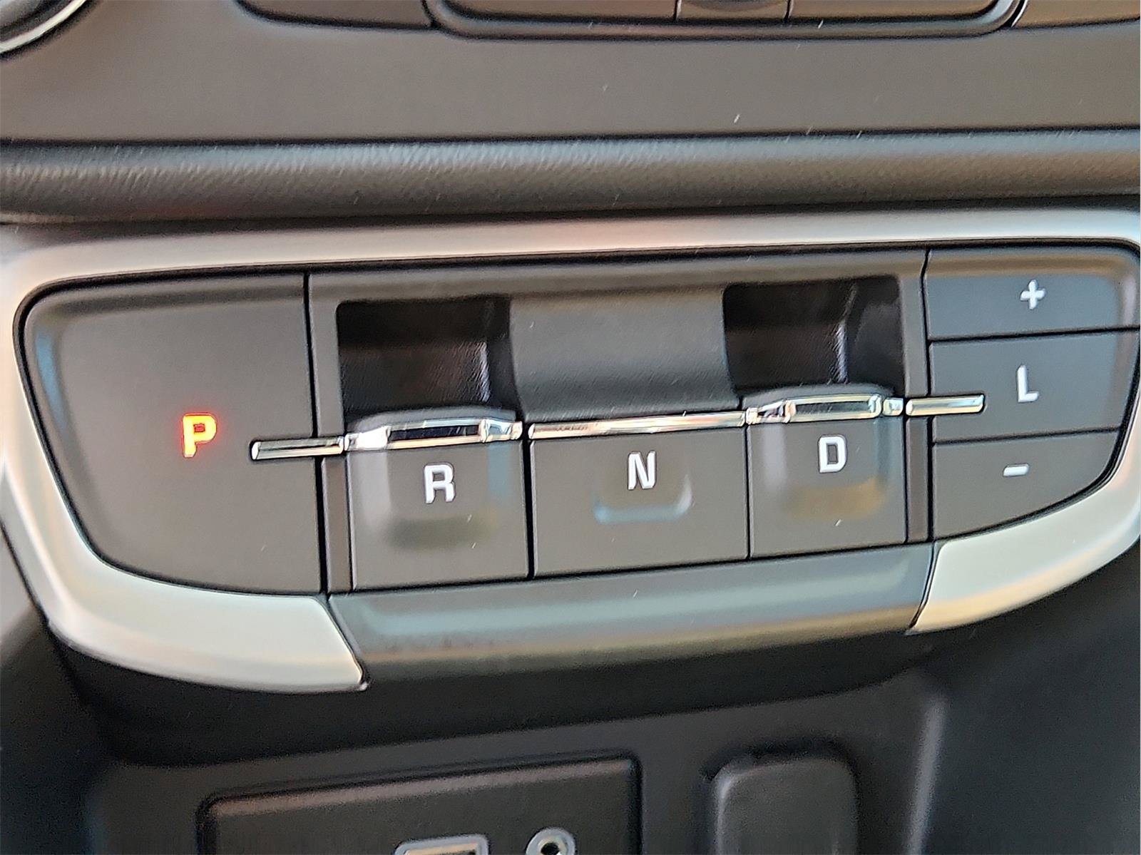 Used 2023 GMC Terrain SLE w/ Driver Convenience Package AWD/4WD image 12