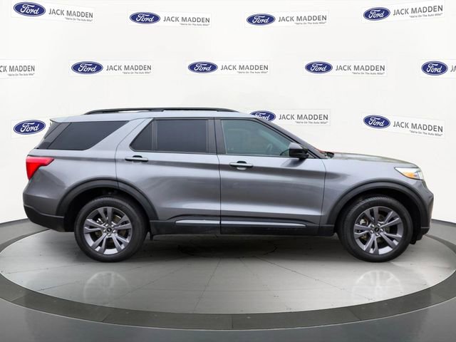 Certified 2022 Ford Explorer XLT w/ Equipment Group 202A AWD/4WD image 6