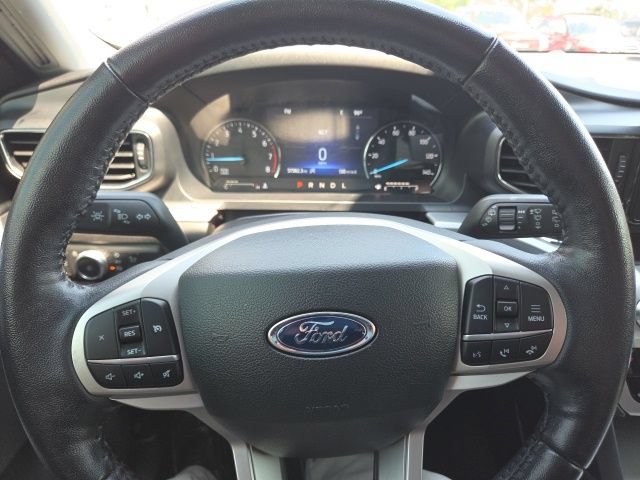 Certified 2022 Ford Explorer XLT w/ Equipment Group 202A AWD/4WD image 37