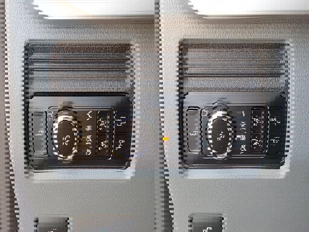 Certified 2025 Ford F250 XLT image 16