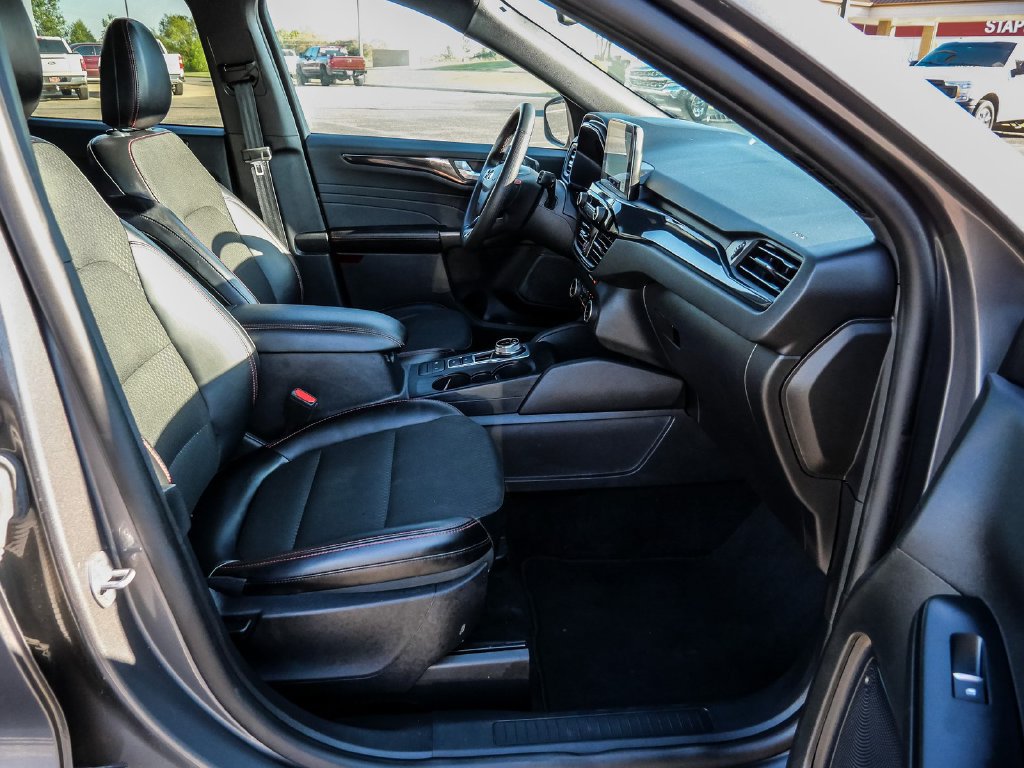Certified 2025 Ford Escape ST-Line FWD image 13