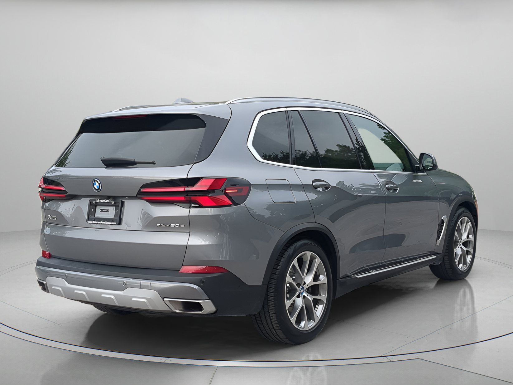Used 2025 BMW X5 xDrive50e AWD/4WD image 40