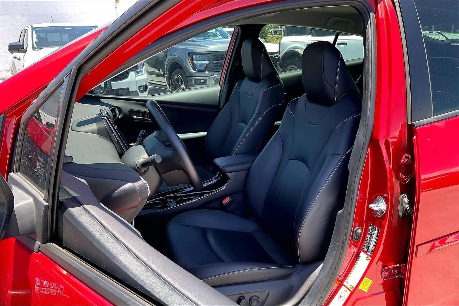 Used 2022 Toyota Prius Prime XLE FWD image 11