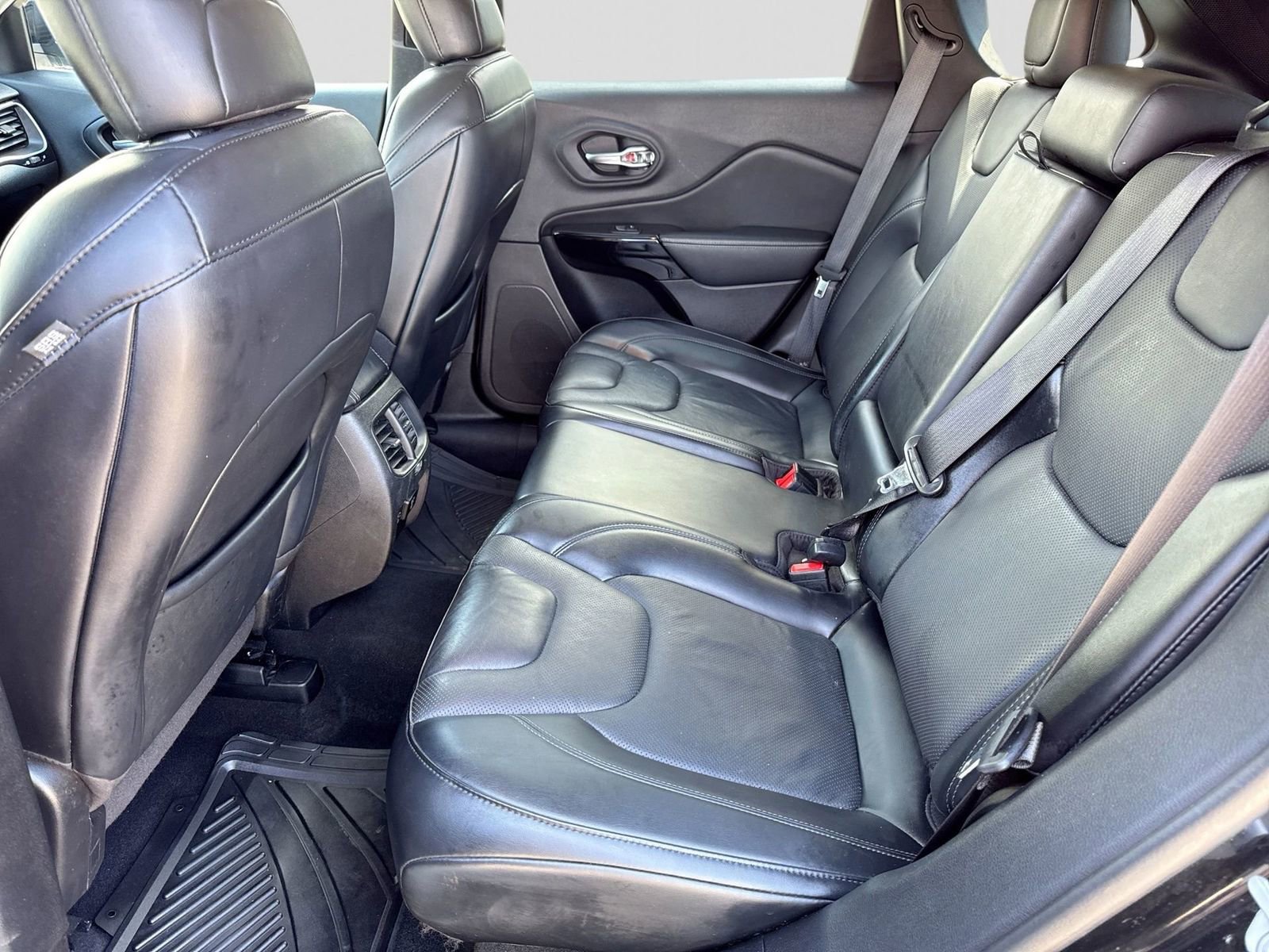 Used 2021 Jeep Cherokee Latitude Lux w/ Sun & Sound Group image 5