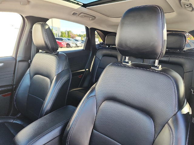 Certified 2025 Ford Escape Platinum AWD/4WD image 22