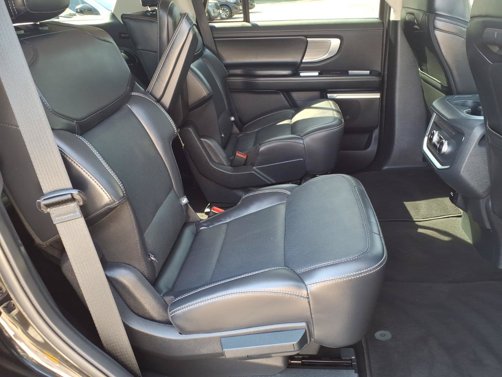 Certified 2025 Ford Expedition Platinum AWD/4WD image 24