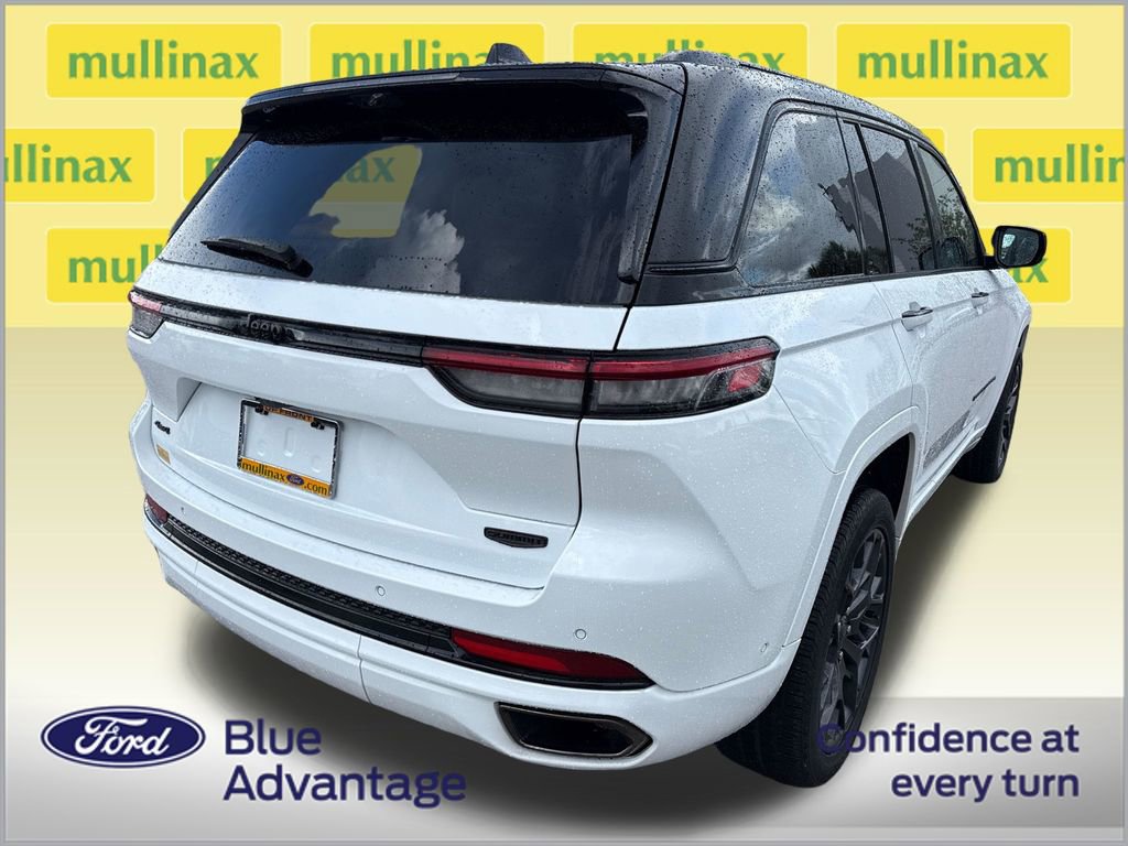 Used 2025 Jeep Grand Cherokee Summit AWD/4WD image 4
