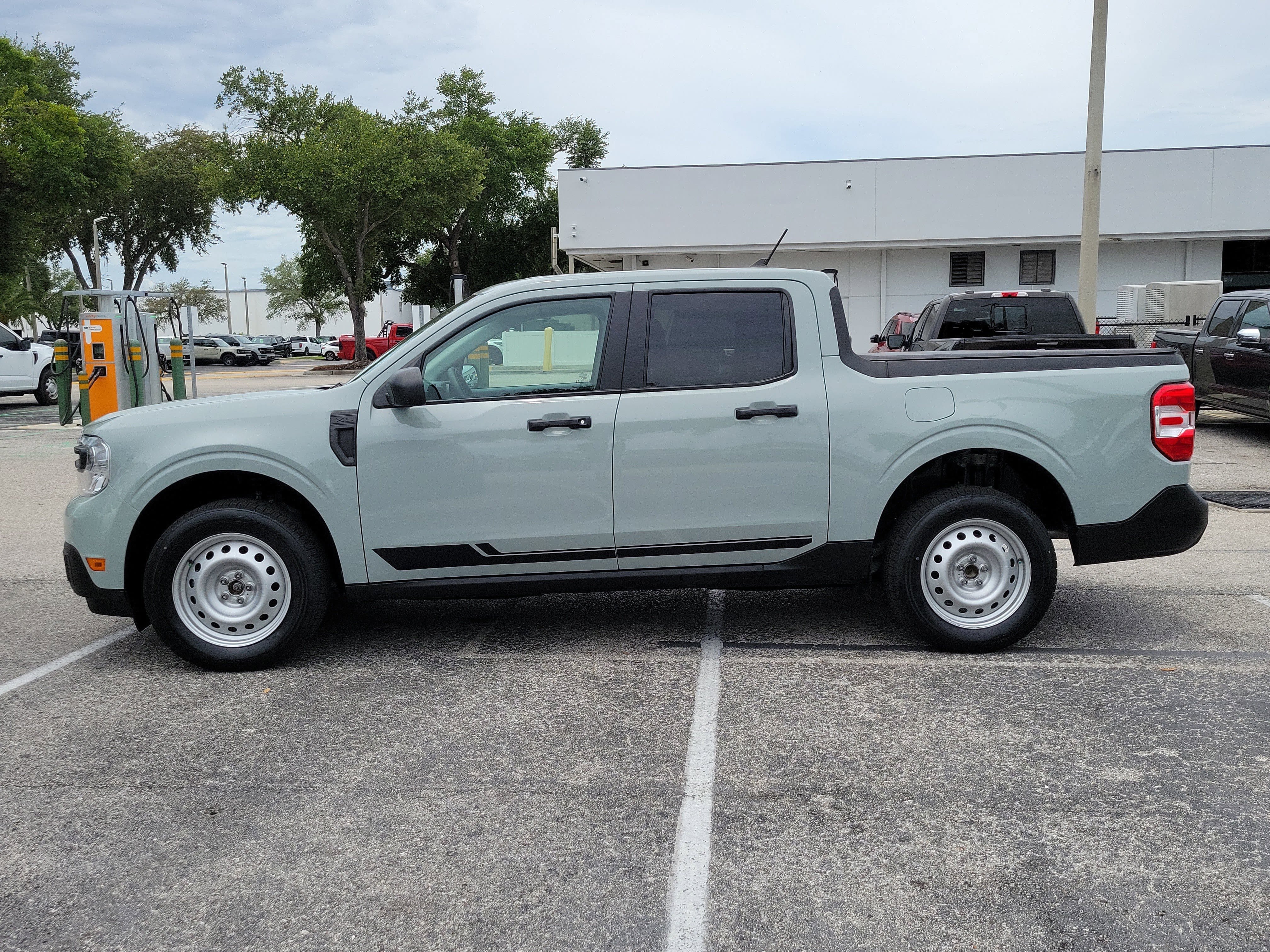 Certified 2024 Ford Maverick XL FWD image 6