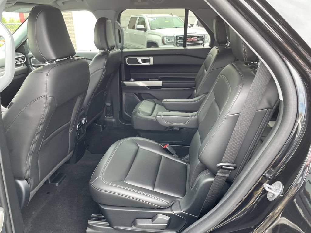 Certified 2023 Ford Explorer XLT w/ Equipment Group 202A AWD/4WD image 14