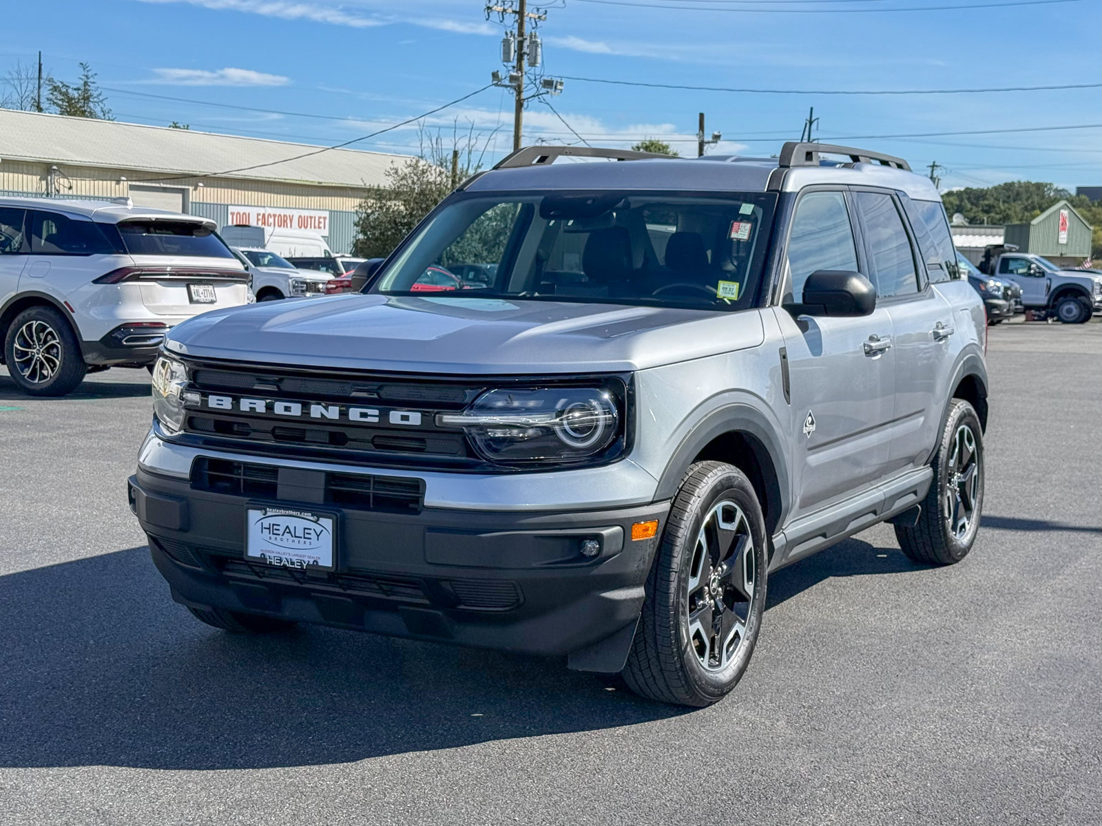 Certified 2023 Ford Bronco Sport Outer Banks w/ Tech Package AWD/4WD image 4