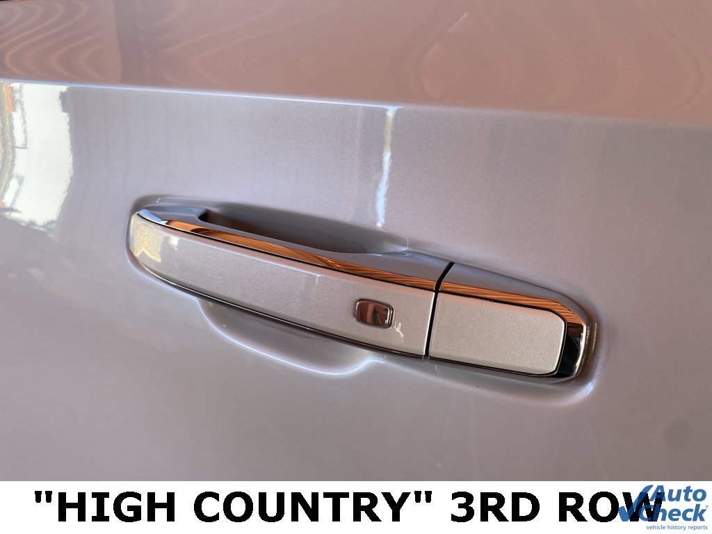 Used 2023 Chevrolet Suburban High Country image 20