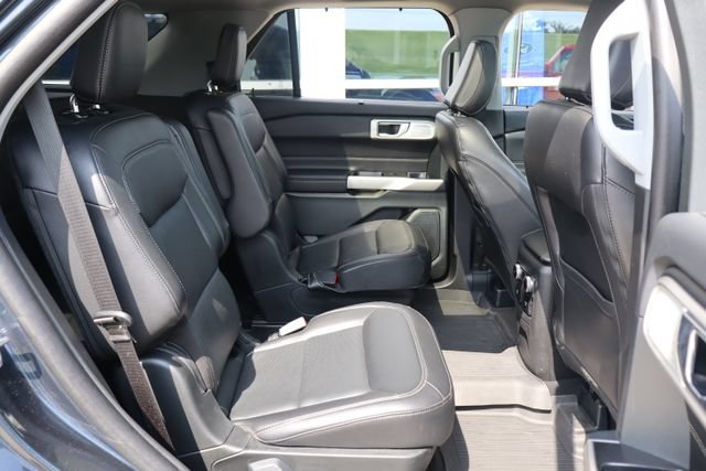 Certified 2024 Ford Explorer Limited w/ Limited Technology Package AWD/4WD image 35