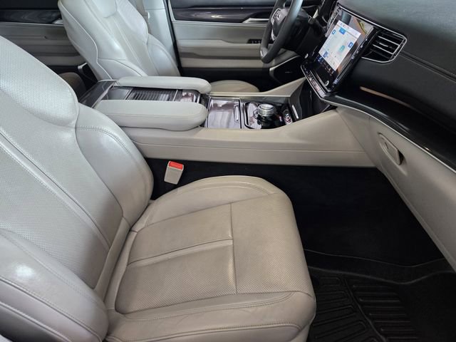 Used 2024 Jeep Wagoneer L 2WD w/ Premium Group I image 16