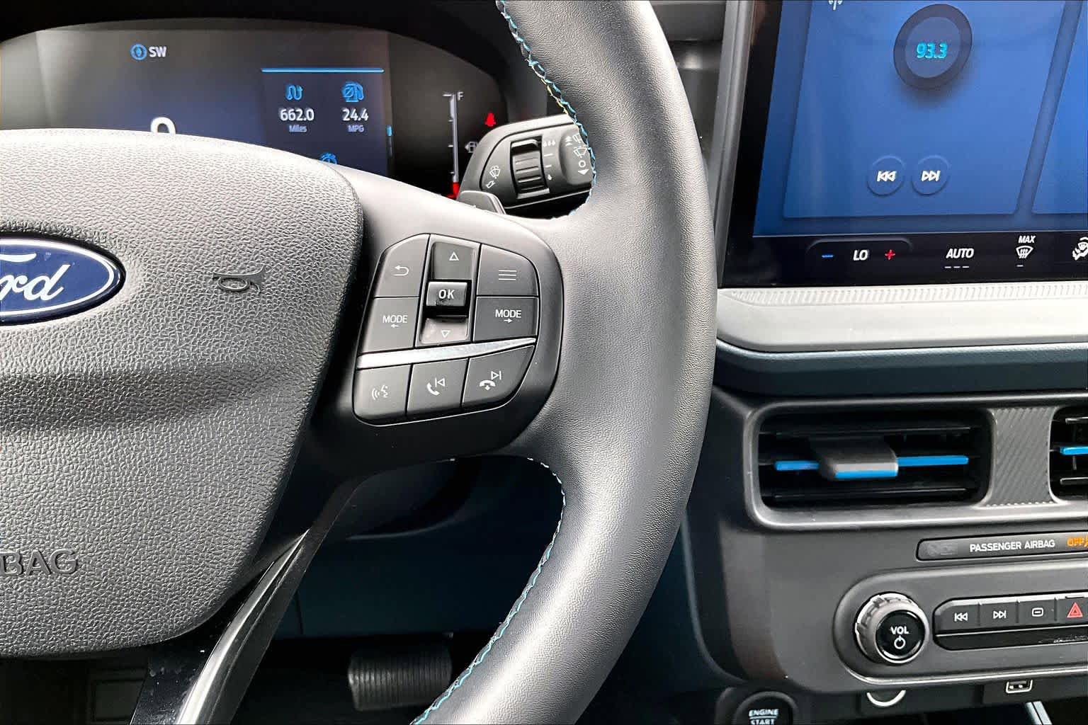 Certified 2025 Ford Maverick Lobo AWD/4WD image 25