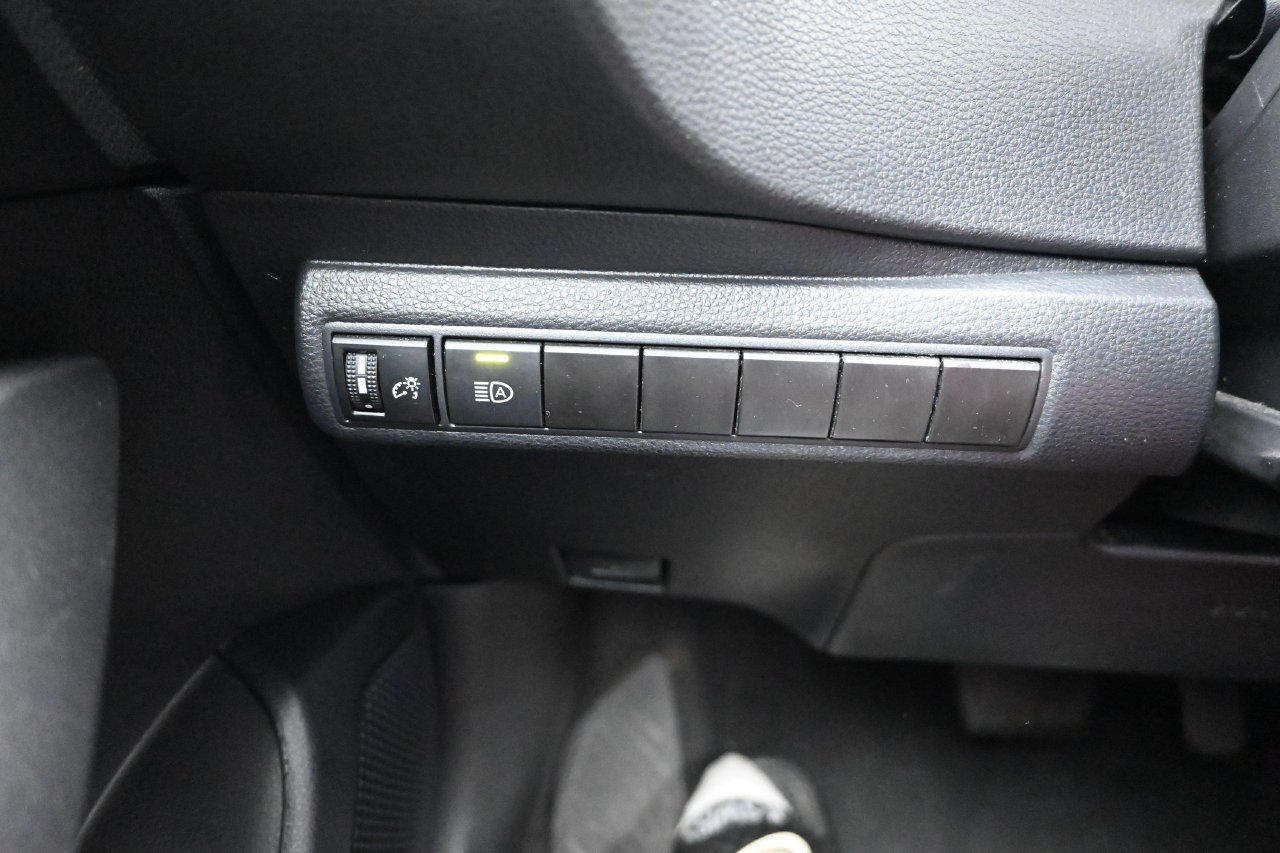Used 2024 Toyota Corolla LE FWD image 28