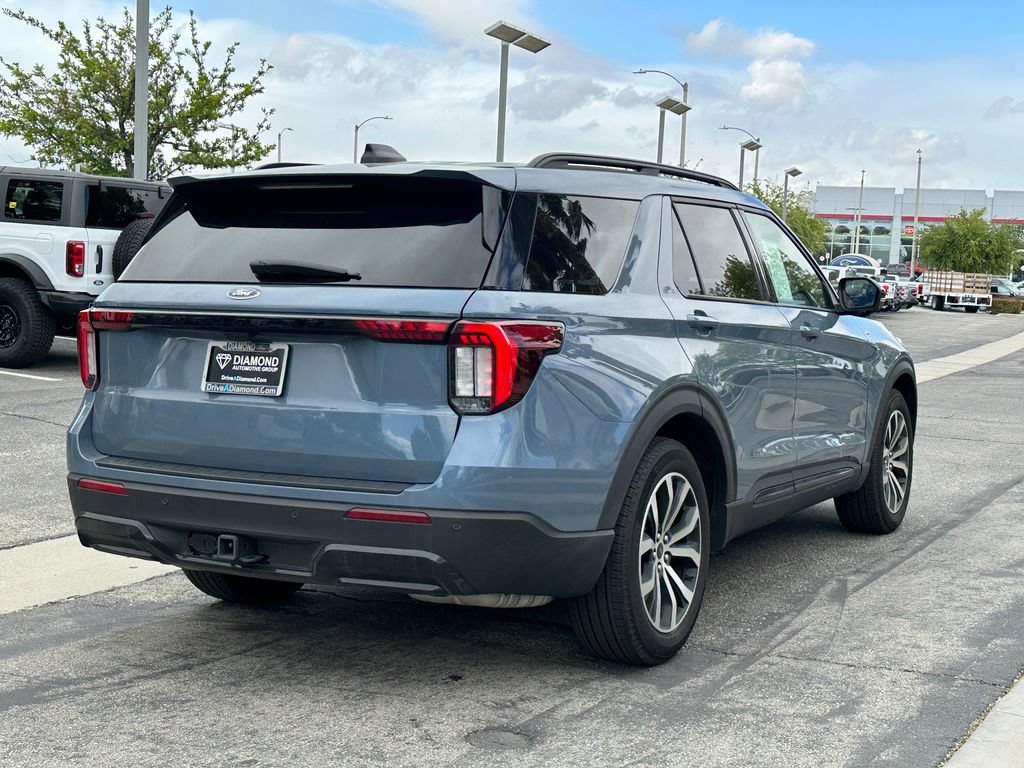 Certified 2025 Ford Explorer ST-Line w/ Premium Package RWD image 7