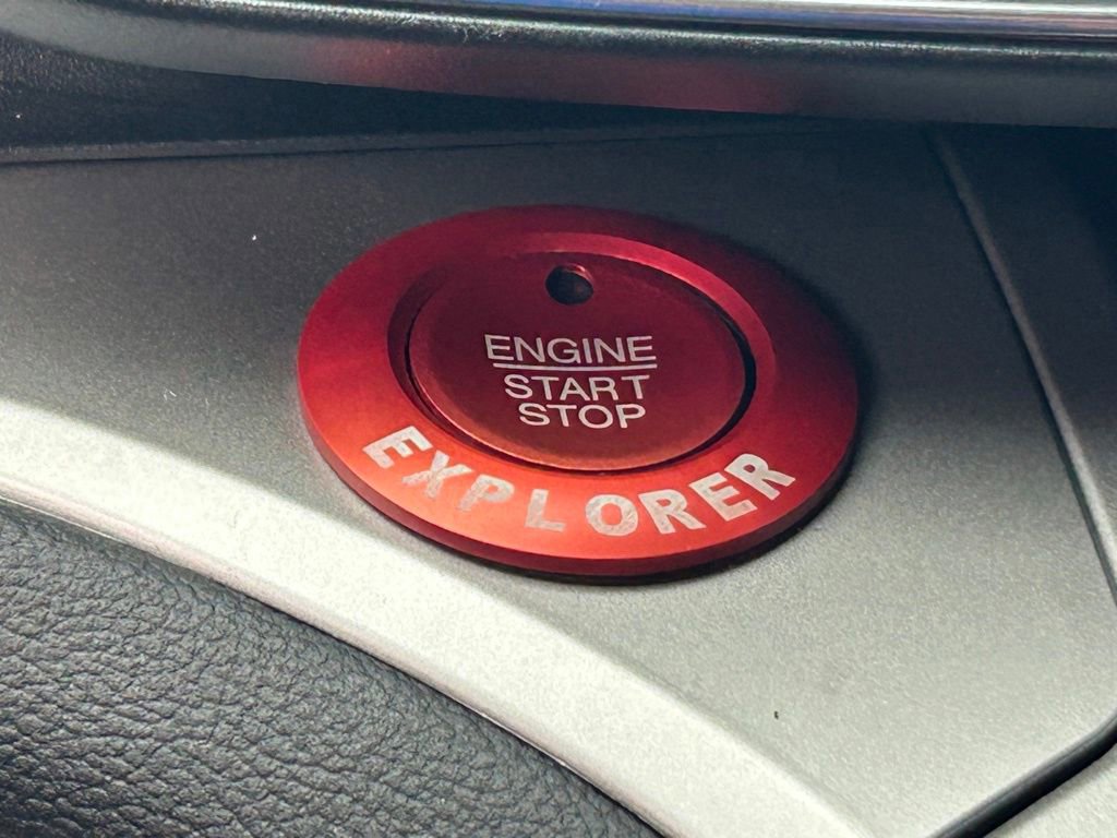 Certified 2022 Ford Explorer XLT w/ Equipment Group 202A RWD image 41