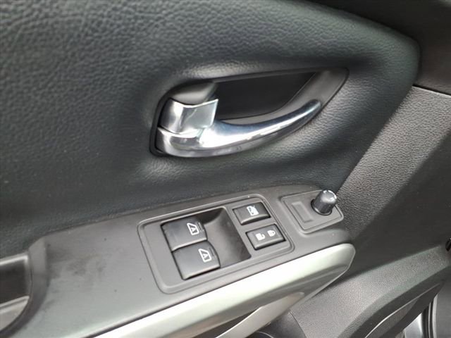 Used 2017 Nissan Titan SV image 17