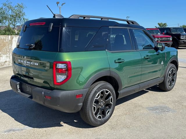 Certified 2025 Ford Bronco Sport Outer Banks w/ Outer Banks Tech Package+ AWD/4WD image 3
