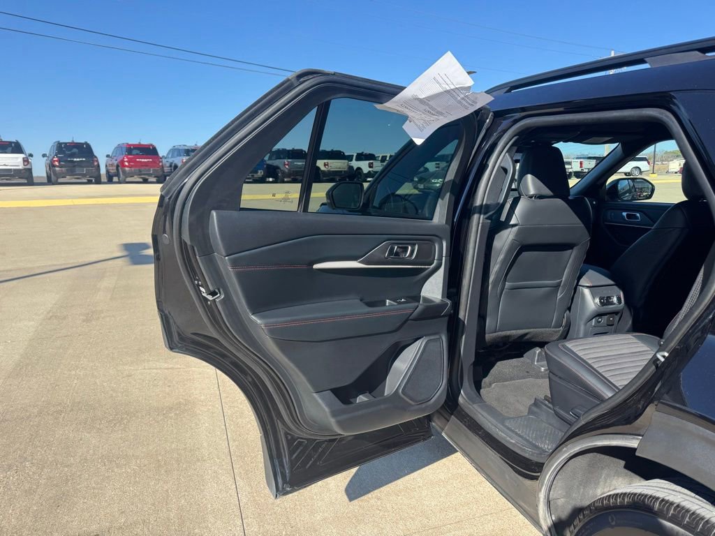 Certified 2025 Ford Explorer ST-Line AWD/4WD image 30