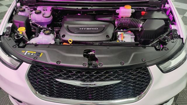 Used 2024 Chrysler Pacifica Select image 24