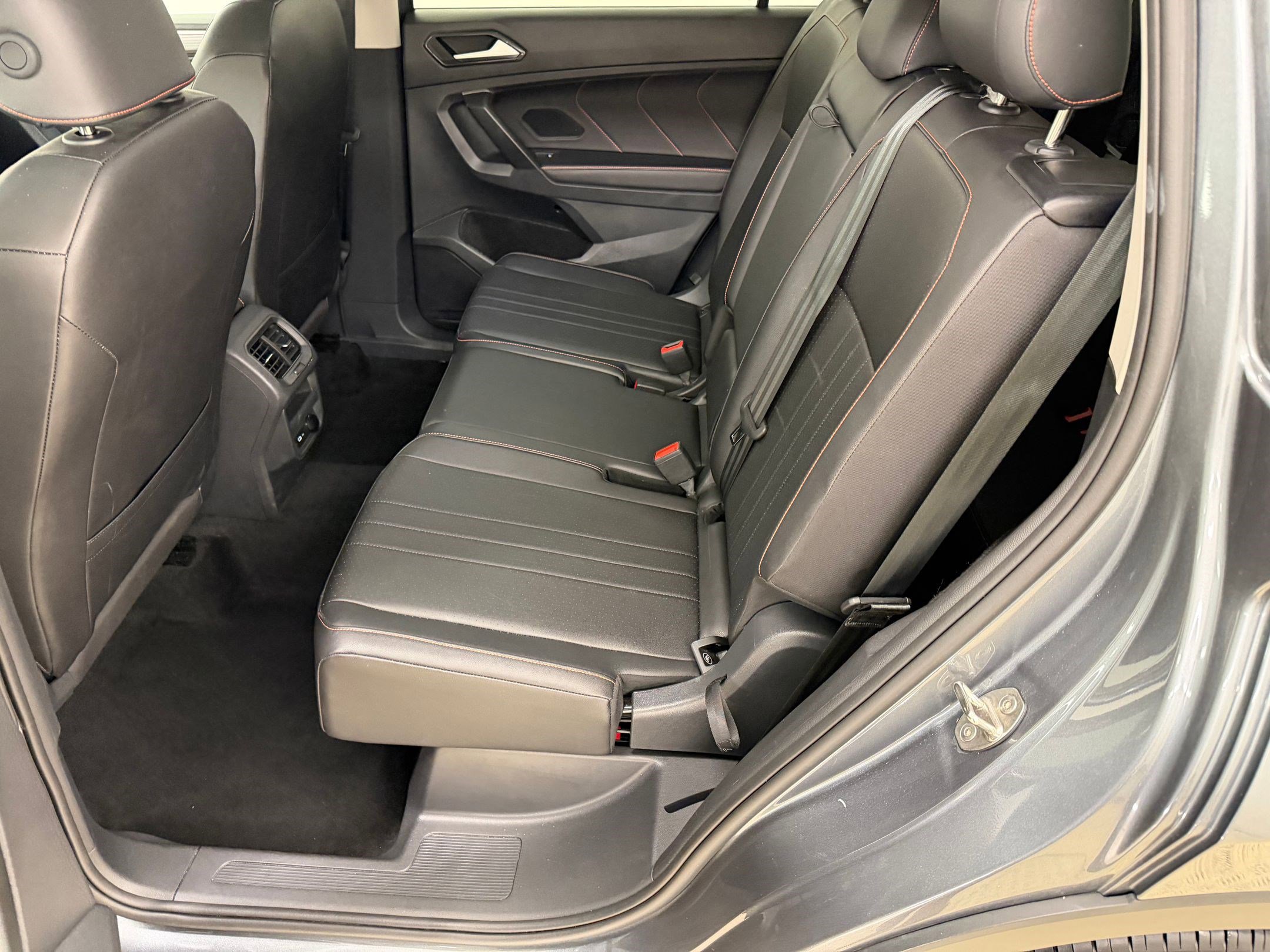 Used 2024 Volkswagen Tiguan Wolfsburg Edition image 14