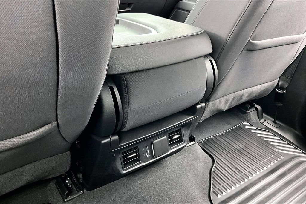 Used 2024 Chevrolet Silverado 1500 LT AWD/4WD image 33