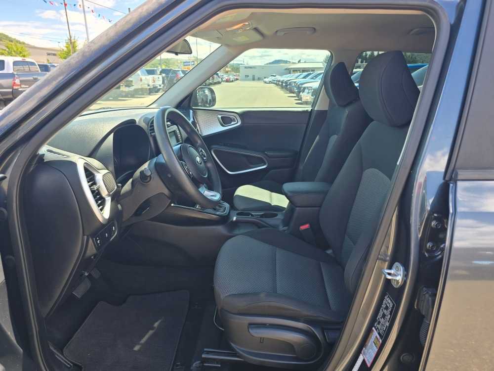 Used 2020 Kia Soul LX FWD image 9