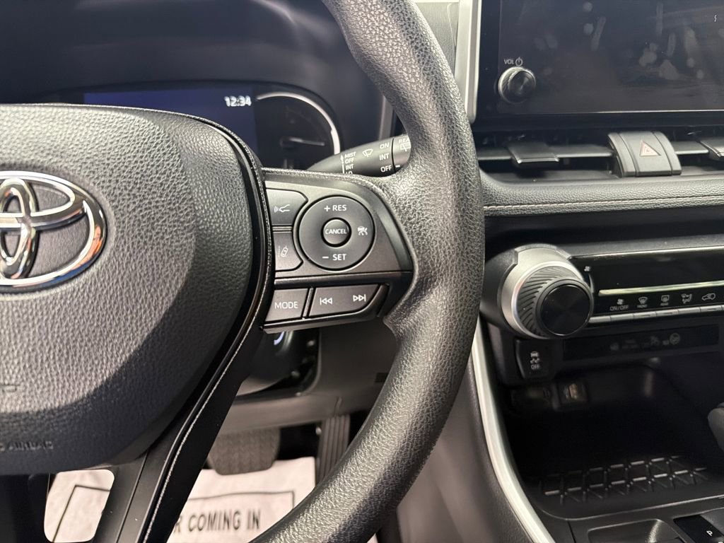 Used 2024 Toyota RAV4 LE image 20