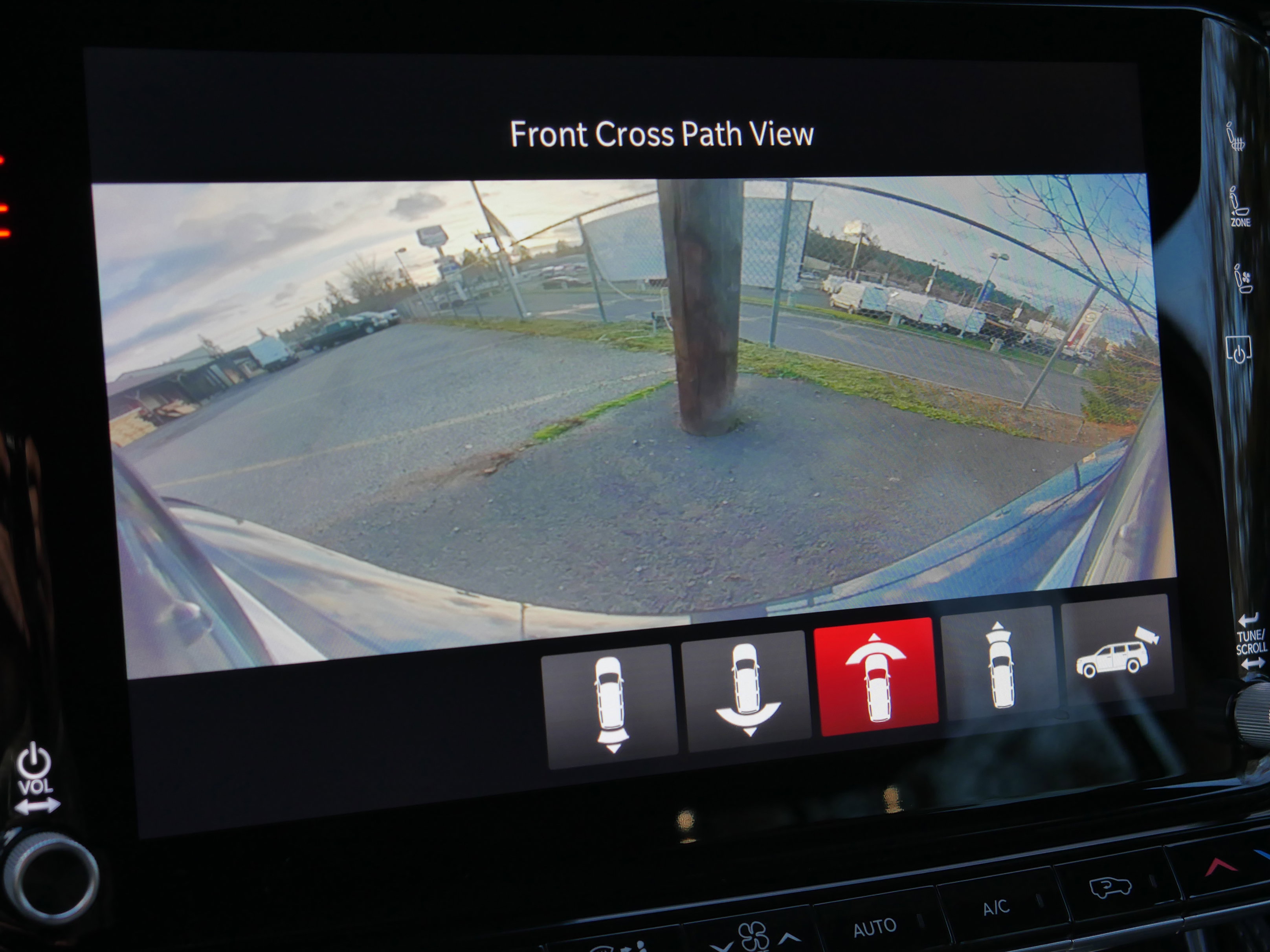 Used 2023 Jeep Grand Wagoneer 4WD image 13