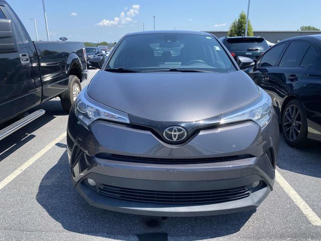 Used 2018 Toyota C-HR XLE FWD image 2