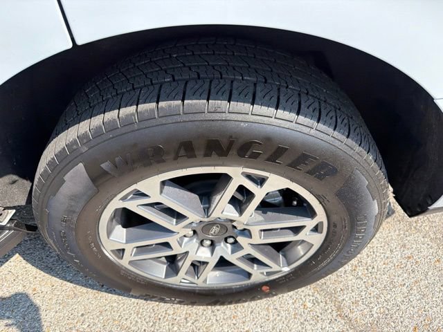 Certified 2025 Ford Expedition Active RWD image 21