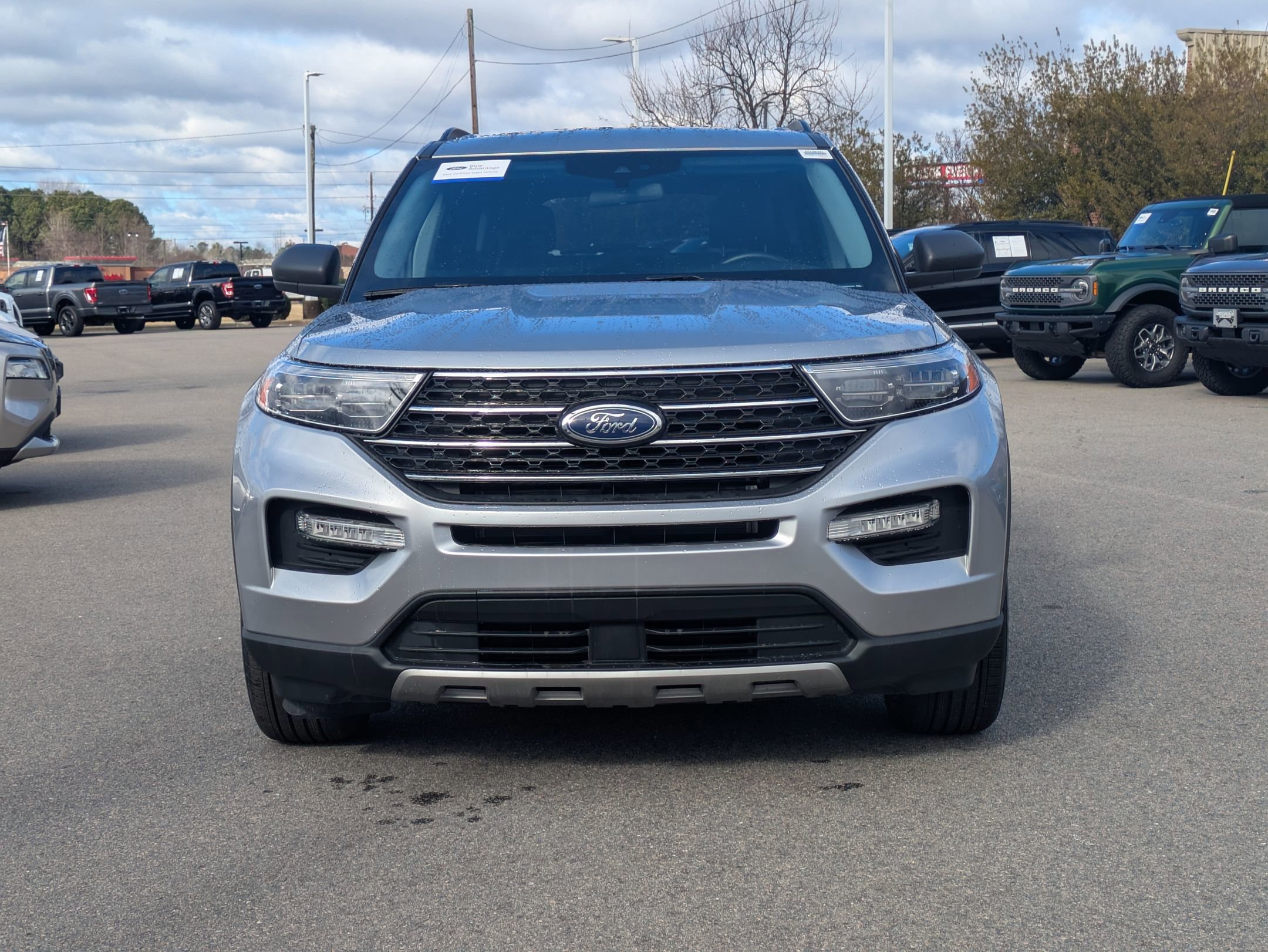 Certified 2022 Ford Explorer XLT w/ Equipment Group 202A image 9